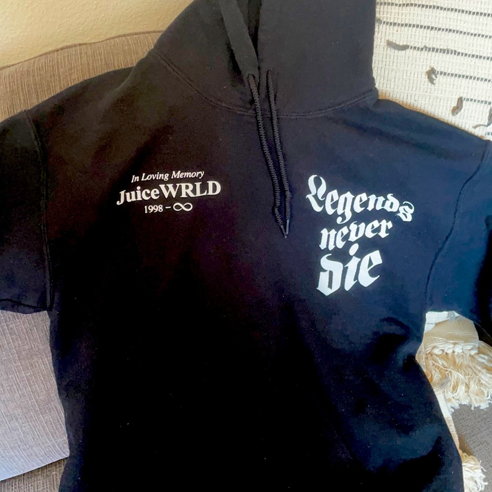 Authentic used Juice Wrld Hoodie size small.